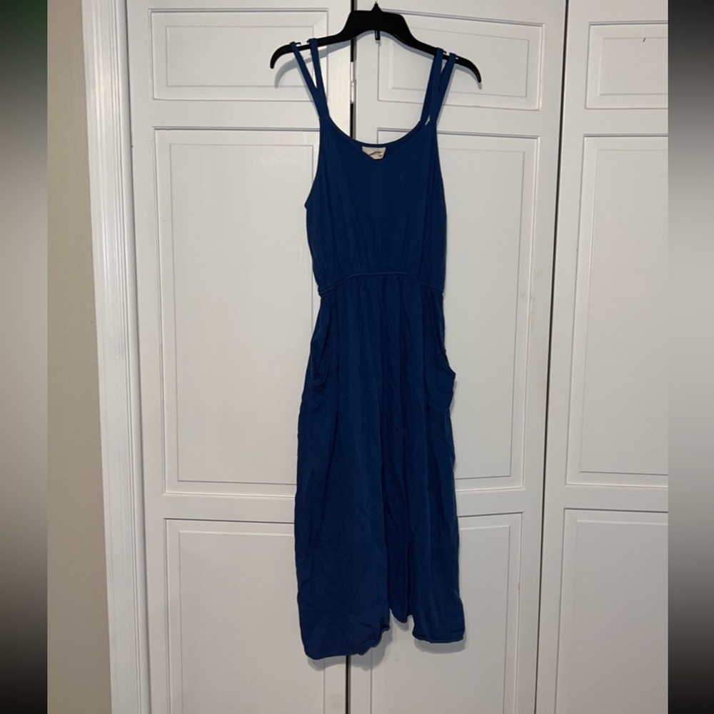 Simple blue midi dress with pockets!